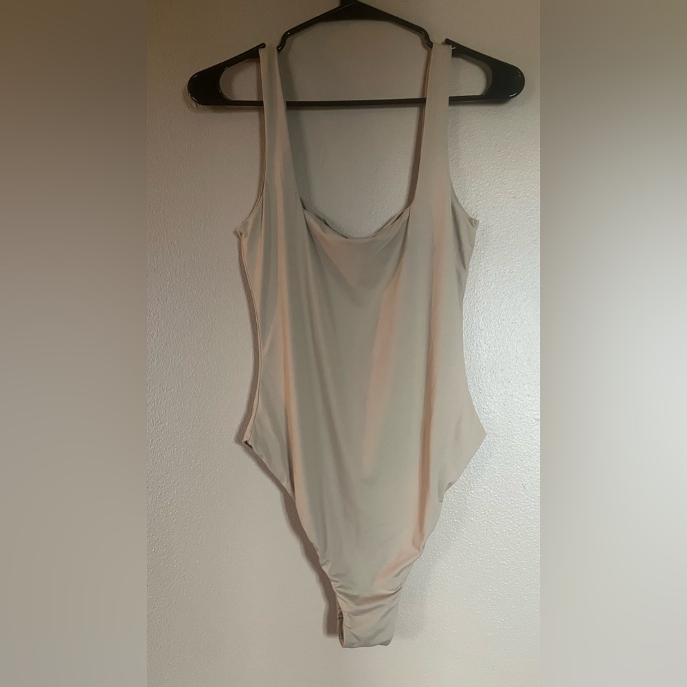 SHEIN Tan Sleeveless Bodysuit. Excellent condition. Women’s Size Small - Picture 5 of 10